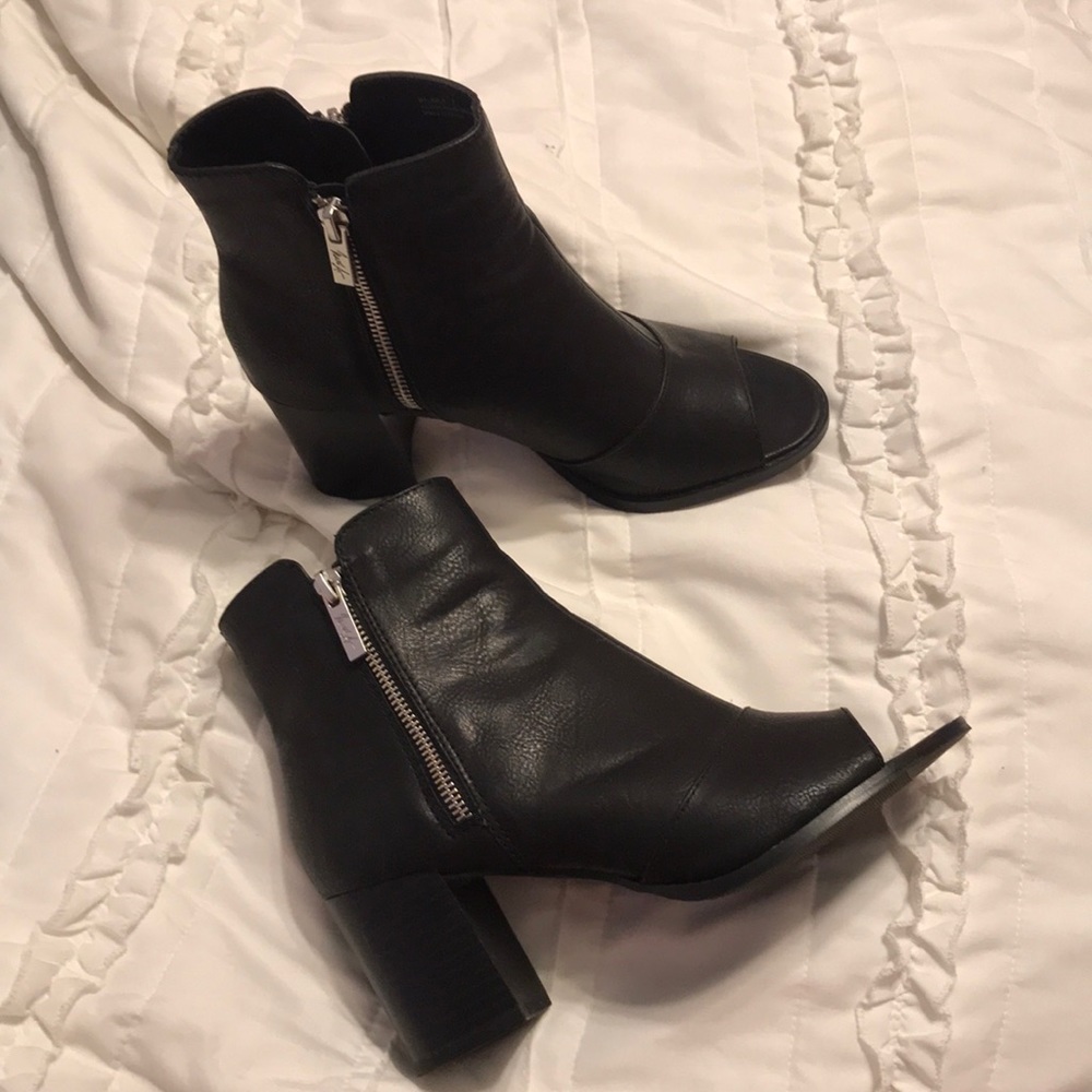 Black open toe booties size 7